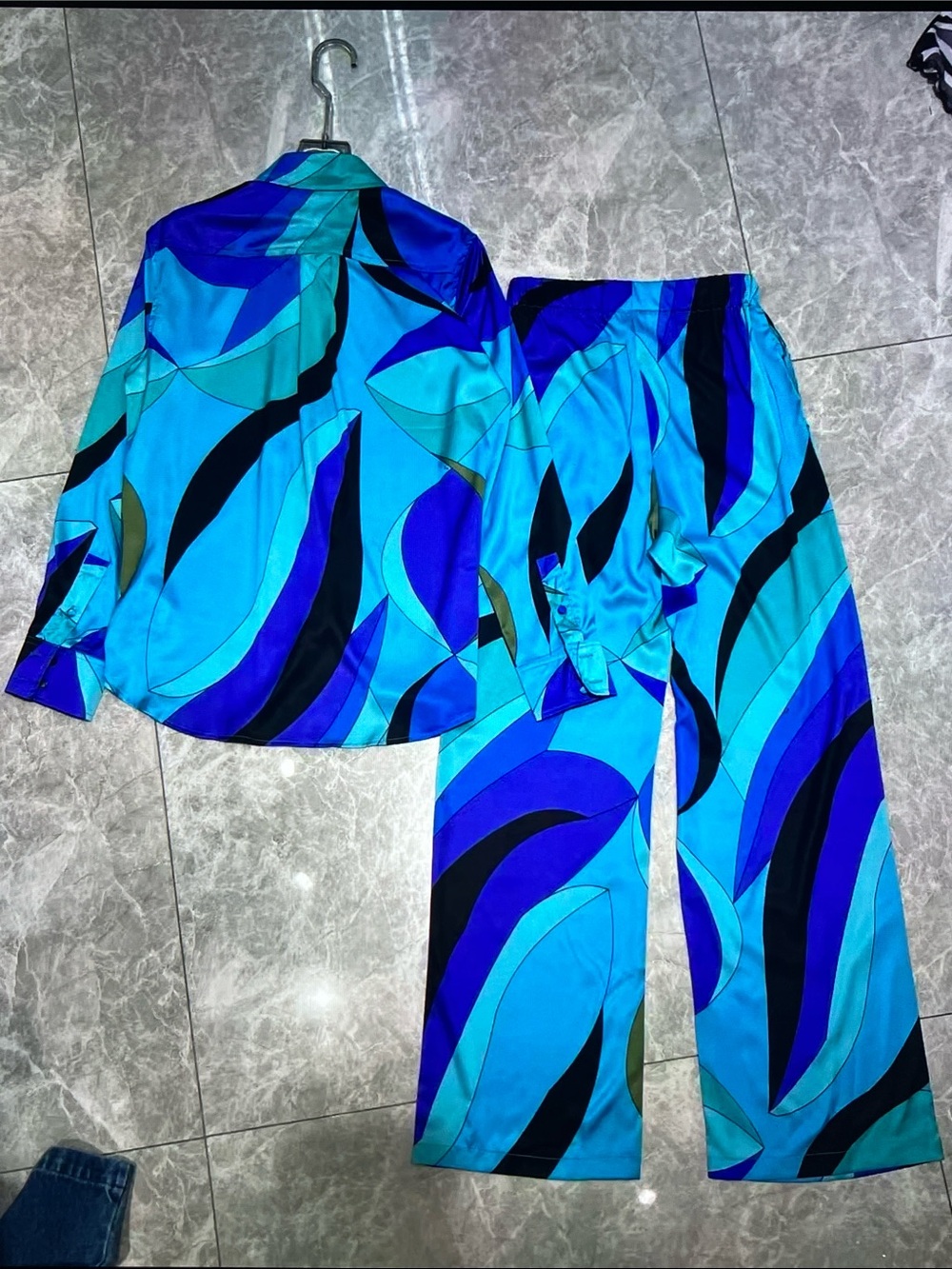 Emilio Pucci Turquoise Blue Abstract Silk-Blend Button Front Blouse - Picture 2 of 6